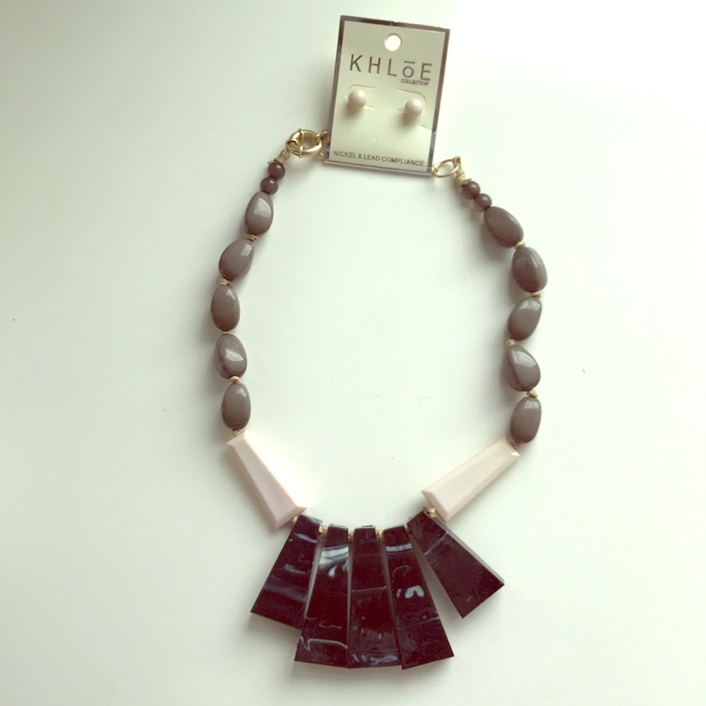Statement Necklace w/ Earrings